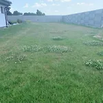Nyaraló 5 Izbovy Samostatny Stojaci Rodinny Dom S Podkrovim A Velkou Zahradou So Sezonnym Bazenom, Celorocnou Saunou A Virivkou, Privatny Wellness Nyárasd