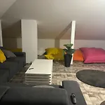 5 Izbovy Samostatny Stojaci Rodinny Dom S Podkrovim A Velkou Zahradou So Sezonnym Bazenom, Celorocnou Saunou A Virivkou, Privatny Wellness Σπίτι διακοπών *