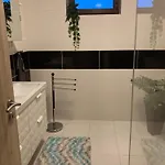 5 Izbovy Samostatny Stojaci Rodinny Dom S Podkrovim A Velkou Zahradou So Sezonnym Bazenom, Celorocnou Saunou A Virivkou, Privatny Wellness *