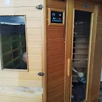 5 Izbovy Samostatny Stojaci Rodinny Dom S Podkrovim A Velkou Zahradou So Sezonnym Bazenom, Celorocnou Saunou A Virivkou, Privatny Wellness *