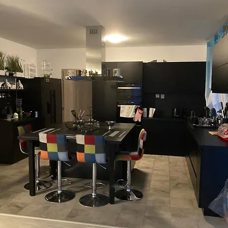 5 Izbový Samostatný Stojaci Rodinný Dom S Podkrovím A Veľkou Záhradou So Sezónnym Bazénom, Celoročnou Saunou A Vírivkou, Privátny Wellness Hébergement de vacances Topolniky