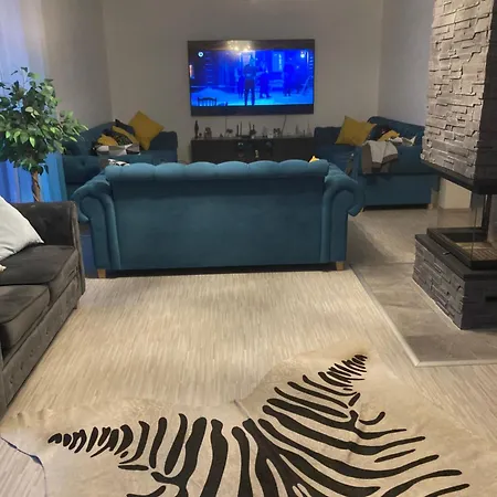 Feriehus 5 Izbovy Samostatny Stojaci Rodinny Dom S Podkrovim A Velkou Zahradou So Sezonnym Bazenom, Celorocnou Saunou A Virivkou, Privatny Wellness *