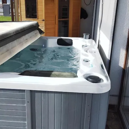 5 Izbovy Samostatny Stojaci Rodinny Dom S Podkrovim A Velkou Zahradou So Sezonnym Bazenom, Celorocnou Saunou A Virivkou, Privatny Wellness * Topolniky