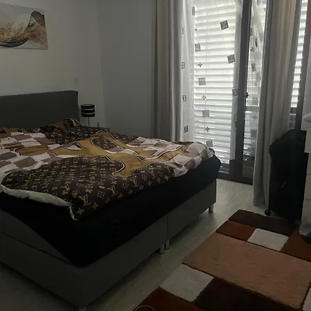 Prázdninový dům 5 Izbovy Samostatny Stojaci Rodinny Dom S Podkrovim A Velkou Zahradou So Sezonnym Bazenom, Celorocnou Saunou A Virivkou, Privatny Wellness *