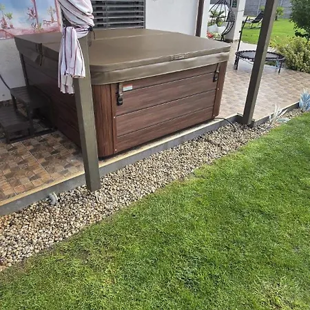 5 Izbový Samostatný Stojaci Rodinný Dom S Podkrovím A Veľkou Záhradou So Sezónnym Bazénom, Celoročnou Saunou A Vírivkou, Privátny Wellness