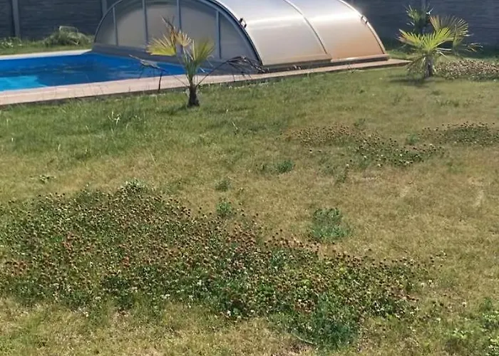 5 Izbovy Samostatny Stojaci Rodinny Dom S Podkrovim A Velkou Zahradou So Sezonnym Bazenom, Celorocnou Saunou A Virivkou, Privatny Wellness Holiday home Topolniky