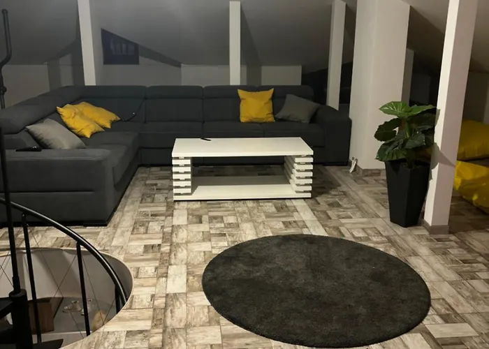 5 Izbovy Samostatny Stojaci Rodinny Dom S Podkrovim A Velkou Zahradou So Sezonnym Bazenom, Celorocnou Saunou A Virivkou, Privatny Wellness