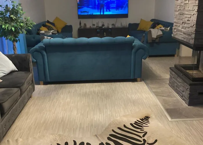 Holiday home 5 Izbovy Samostatny Stojaci Rodinny Dom S Podkrovim A Velkou Zahradou So Sezonnym Bazenom, Celorocnou Saunou A Virivkou, Privatny Wellness *