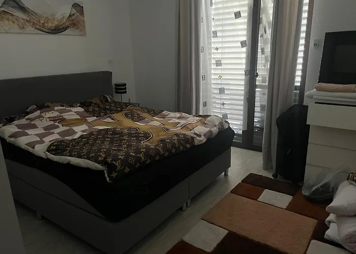 Holiday home 5 Izbovy Samostatny Stojaci Rodinny Dom S Podkrovim A Velkou Zahradou So Sezonnym Bazenom, Celorocnou Saunou A Virivkou, Privatny Wellness *