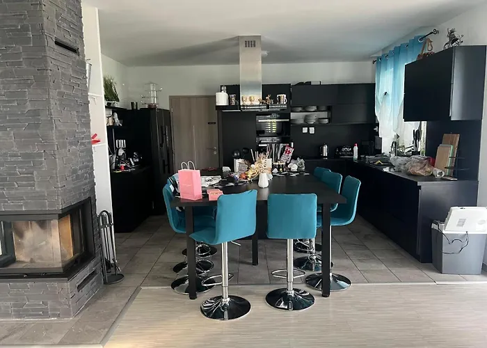 Holiday home 5 Izbovy Samostatny Stojaci Rodinny Dom S Podkrovim A Velkou Zahradou So Sezonnym Bazenom, Celorocnou Saunou A Virivkou, Privatny Wellness *